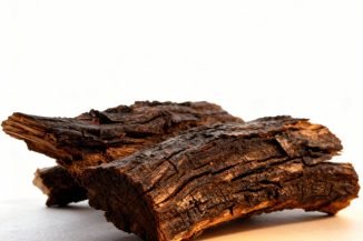 freepik__highend-commercial-macro-of-muira-puama-extract-st__